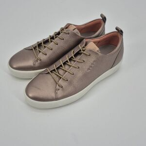 ECCO WOMEN’S 9-9.5 TRENDY METALLIC LEATHER GOLF SHOES WIDE